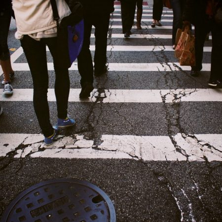 Γίνε o καθηγητής που τα παιδιά θα χαιρετούν χρόνια μετά