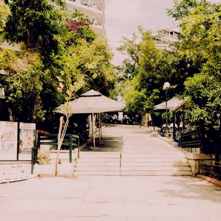 Πλατεία Δεξαμενής: Εκεί που κάποτε άραζαν ο Ελύτης κι ο Παπαδιαμάντης