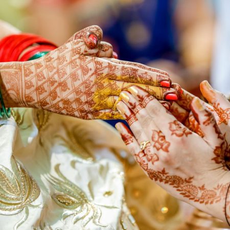 5 συναρπαστικές γαμήλιες παραδόσεις απ' όλο τον κόσμο