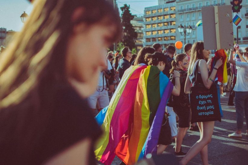 «Μα γιατί οι gay πρέπει να κάνουν παρέλαση;» - Σε κάθε Pride η ίδια ερώτηση