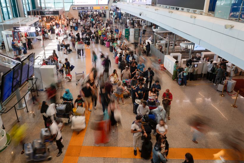 Ψηφιακό black-out φέρνει χάος σε αεροδρόμια, τράπεζες και τηλεπικοινωνίες