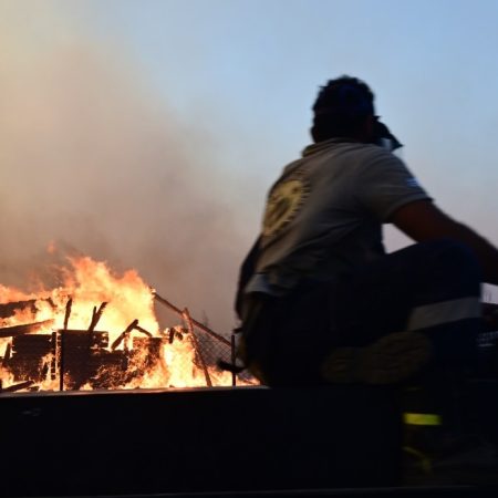 Πρόεδρος Πυροσβεστών: «Η πιο δύσκολη φωτιά των τελευταίων 20 ετών»