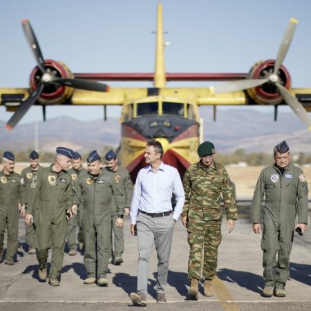 Έναν Πρωθυπουργό να σκάει σαν τον Τομ Κρουζ: Τι άλλο θέλετε πια;