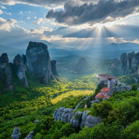 Δικαίως στο top 2 των ταξιδιωτικών προορισμών τα επιβλητικά Μετέωρα!