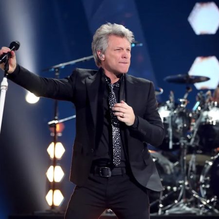 Video δείχνει τον Jon Bon Jovi να πείθει γυναίκα να μην πηδήξει από γέφυρα