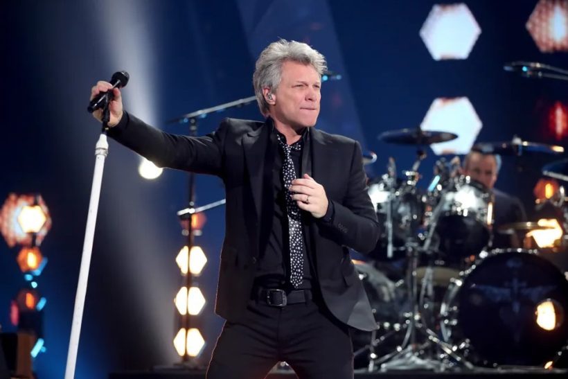 Video δείχνει τον Jon Bon Jovi να πείθει γυναίκα να μην πηδήξει από γέφυρα