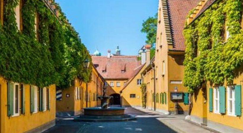 Καλωσήρθατε στο Fuggerei, την πόλη που τα σπίτια νοικιάζονται 0,88€ /χρόνο