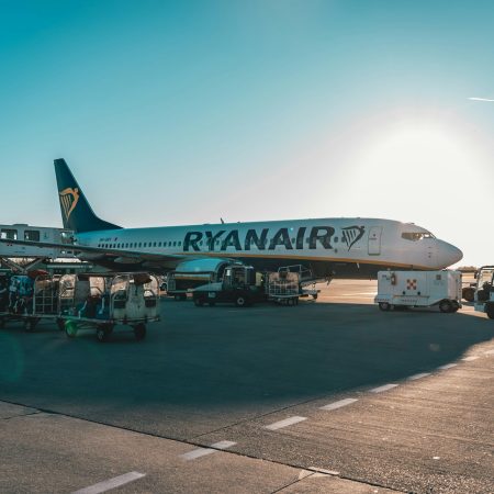 Φθηνά ταξιδάκια τέλος αφού κι η Ryanair αυξάνει τις τιμές της 30%