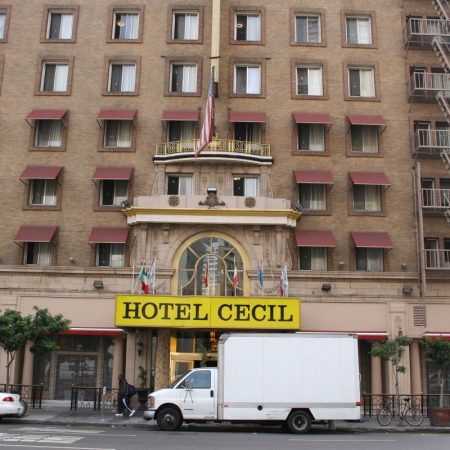 Cecil Hotel, L.A: Οι ιστορίες του πιο «σκοτεινού» ξενοδοχείου με τους ανεξιχνίαστους φ0νους