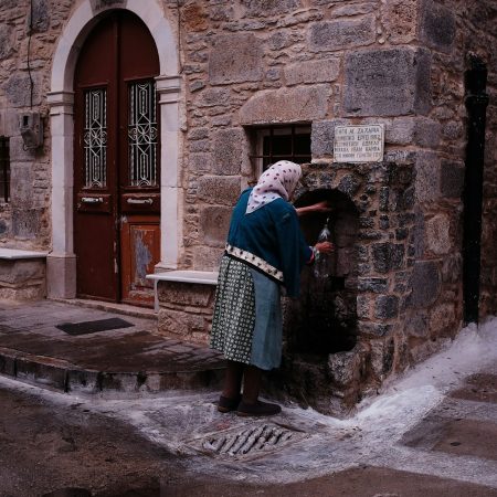 Σ' εκείνες τις διακοπές στο χωριό χρωστάμε τις πιο ευτυχισμένες μας μέρες