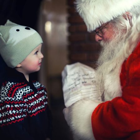 Ο Secret Santa είναι αληθινός και η ιστορία του μας συγκίνησε βαθιά