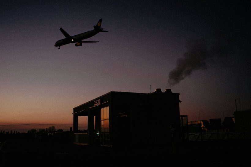 4 προϋποθέσεις για να κρατήσει μια σχέση εξ αποστάσεως από μια παθούσα